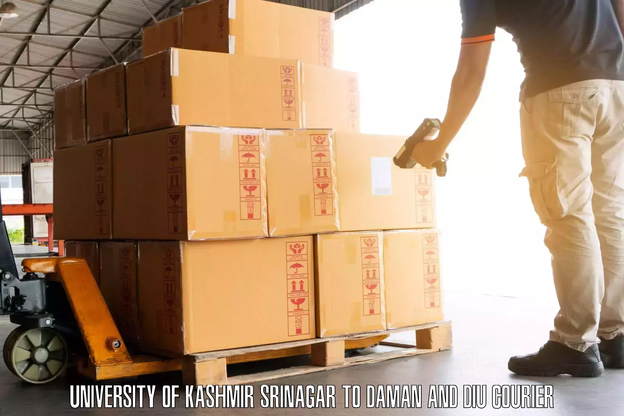 Group luggage shipping in University of Kashmir Srinagar to Daman and Diu